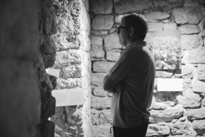 Devedesete: od nepristajanja do otpora, izložba, 1. septembar 2025, Budva