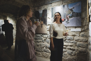 Devedesete: od nepristajanja do otpora, izložba, 1. septembar 2025, Budva