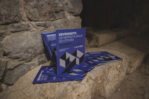 Devedesete: od nepristajanja do otpora, izložba, 1. septembar 2025, Budva