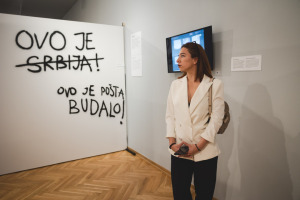 Lavirint devedesetih, izložba, 13. maj 2025, Podgorica