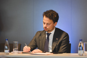 Ko ima moć nad RTCG i kome ona treba da pripada?, konferencija, Podgorica, 2. decembar 2025.